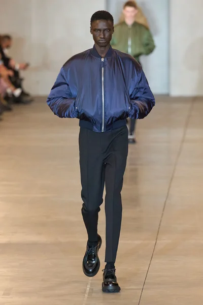 Look 23
